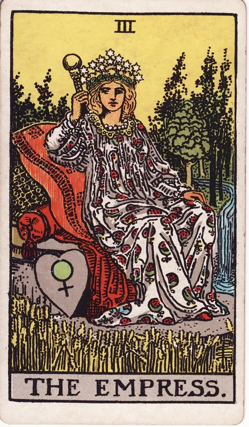 Lá Tarot Nữ Hoàng — ý nghĩa gia đình